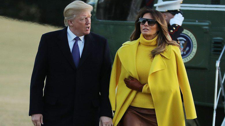 Body language experts have some thoughts about Donald Trump's marriage 21